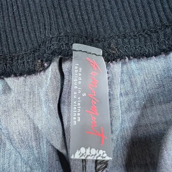 NEW FP Movement Mesmerize Me Shadow Cargo Jogger Size S Pleated Purple Pants NWT - Picture 4 of 12